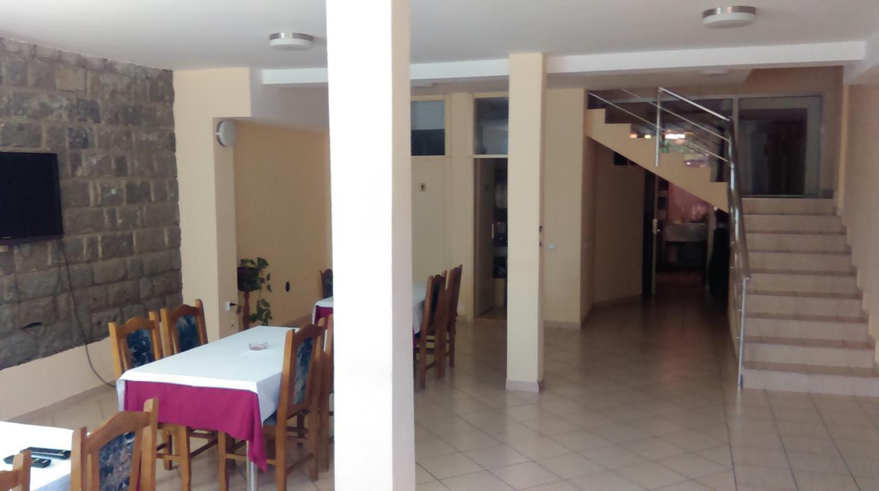 Bed & Breakfast Karavan Raska Exterior photo