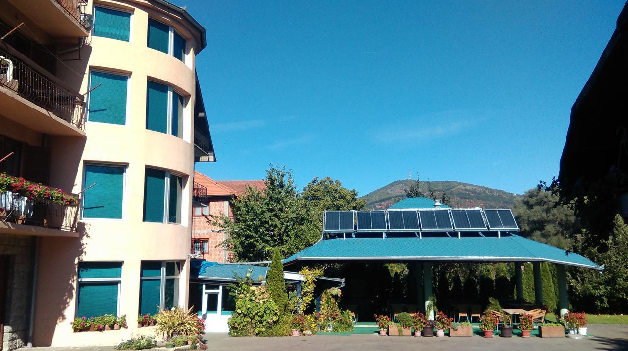 Bed & Breakfast Karavan Raska Exterior photo